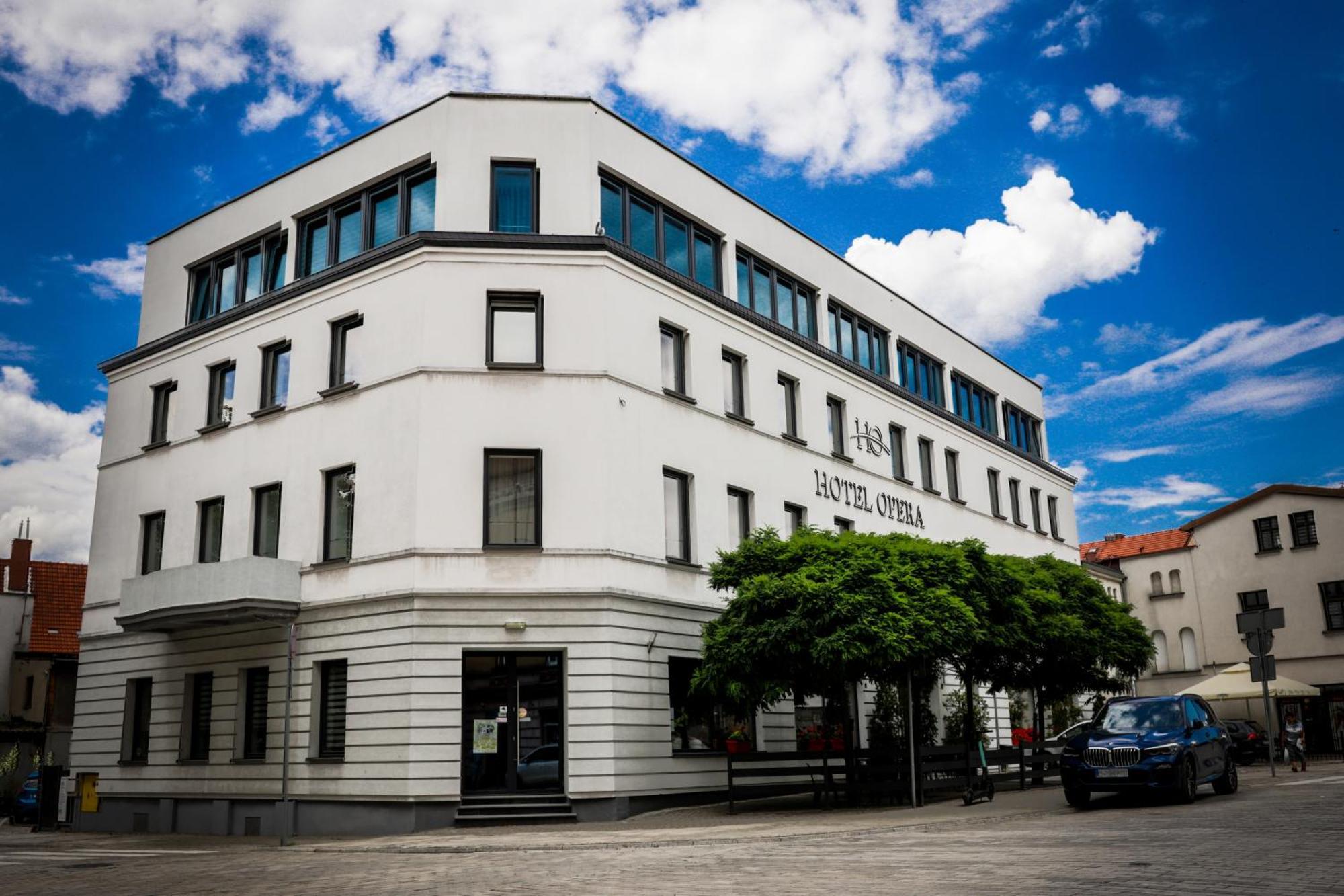 Hotel Opera Tarnowskie Gory Exterior photo
