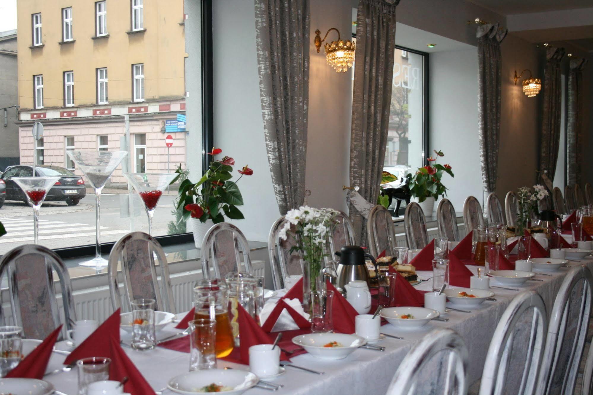 Hotel Opera Tarnowskie Gory Exterior photo